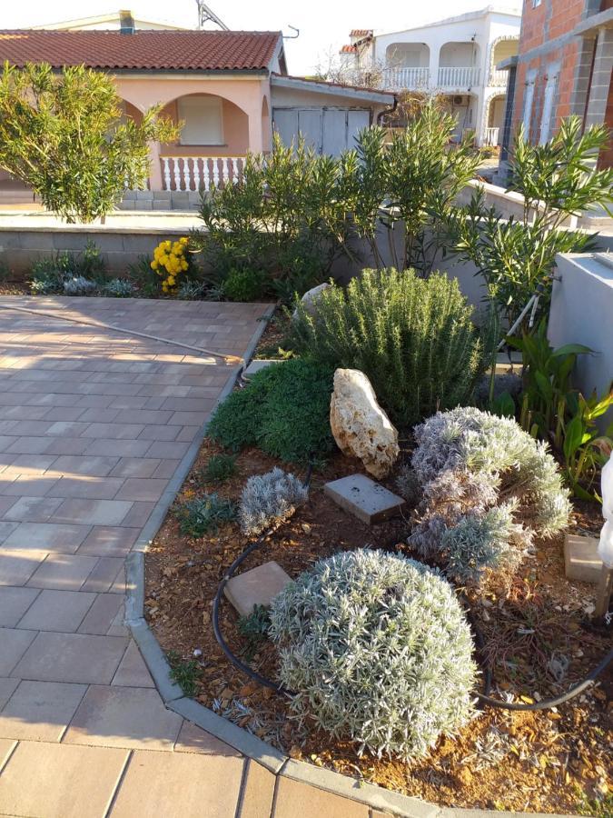 Apartment Dvorak Vir Luaran gambar
