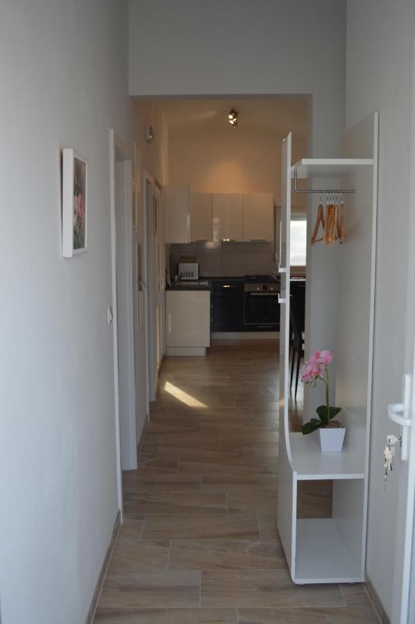 Apartment Dvorak Vir Luaran gambar