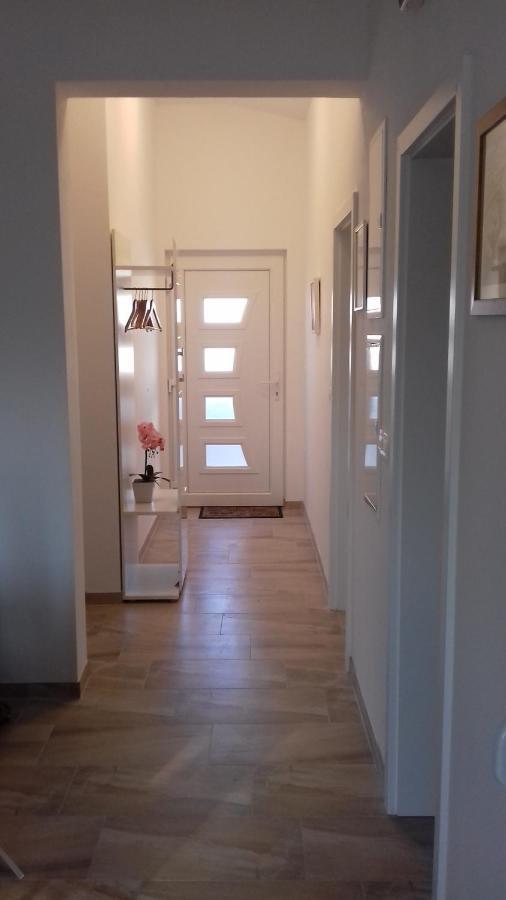 Apartment Dvorak Vir Luaran gambar