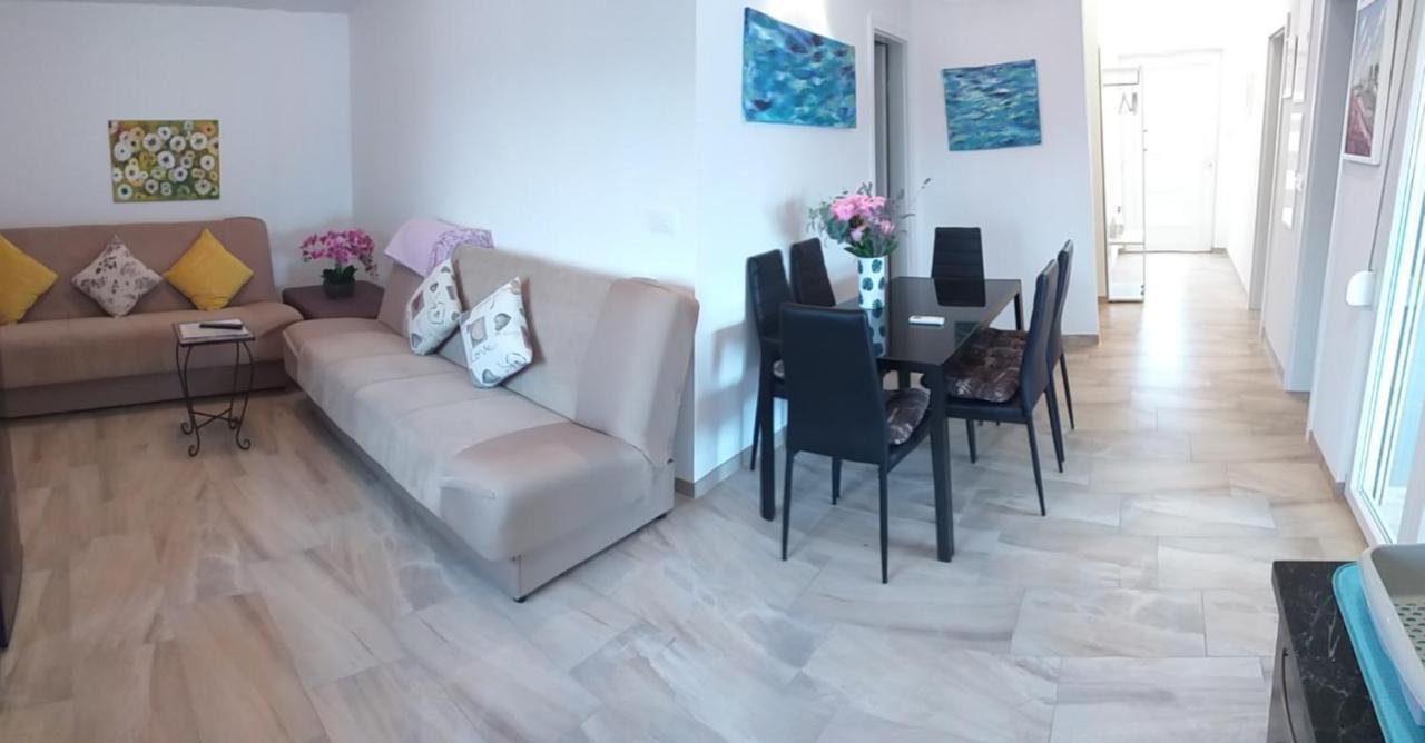 Apartment Dvorak Vir Luaran gambar